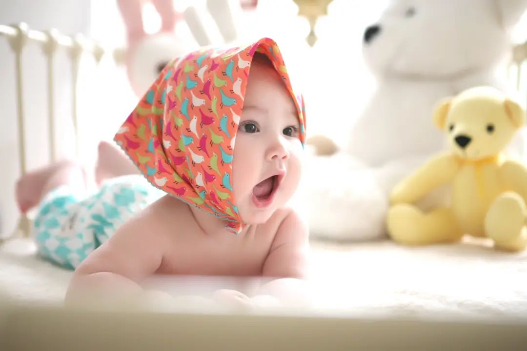 福馨孕产期小贴士：宝宝的完美头型，可以这样睡出来！