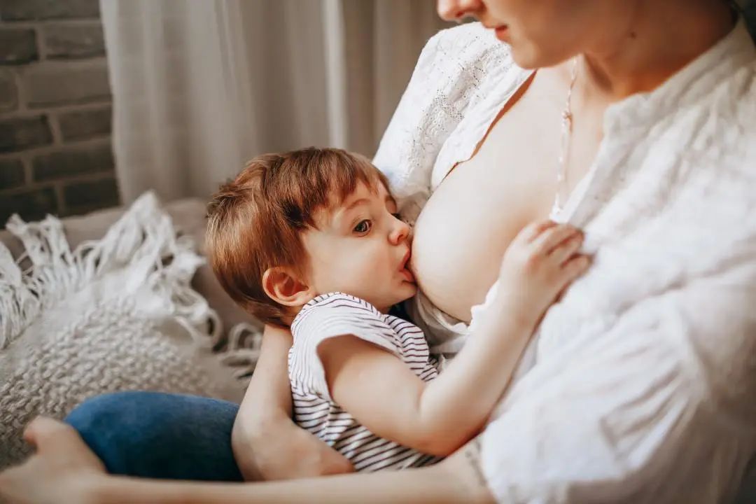 福馨孕产期小贴士：产后乳房为什么容易变形？